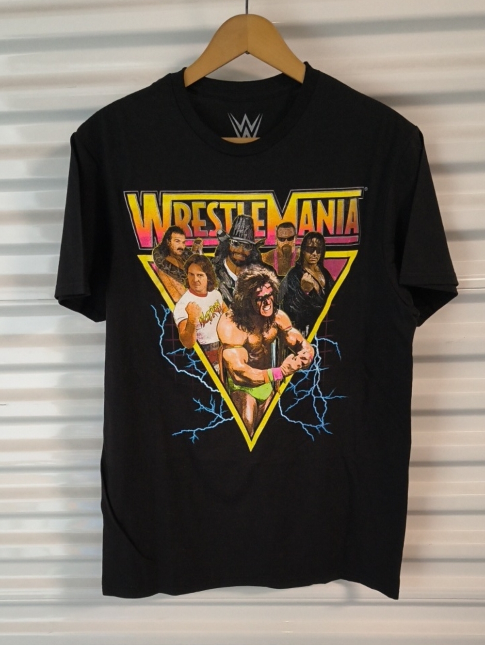 WW WrestleMania Ultimate Warrior....Graphic Crewneck Short Sleeve Shirt Men's M